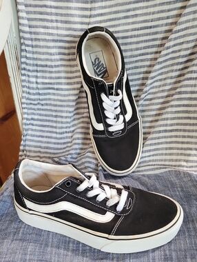 Vans Classic Black & White Iconic Low-Top Canvas Sneakers Womens 8, Mens 6.5
